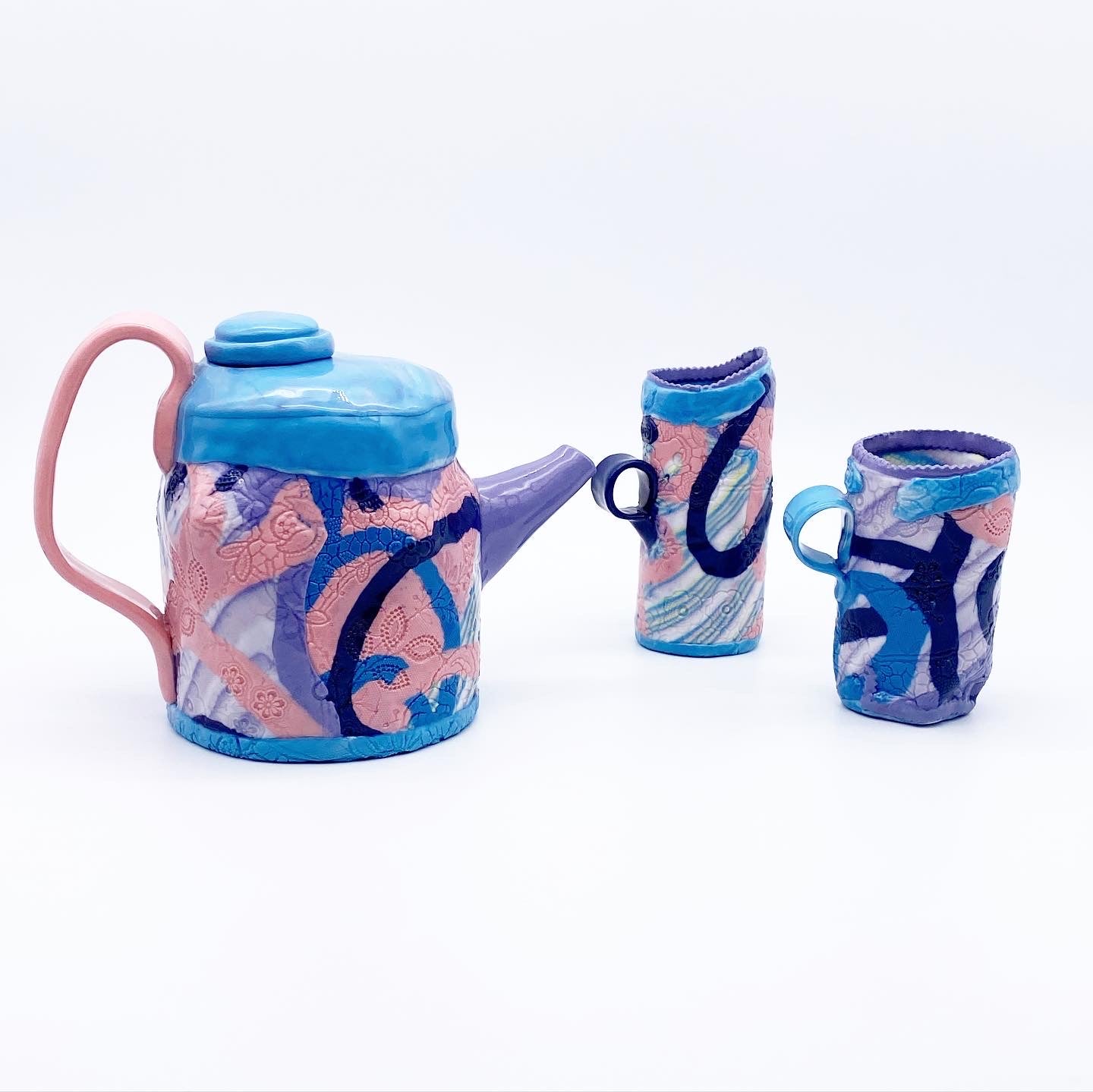 Dancing Ribbons Teapot & Cups