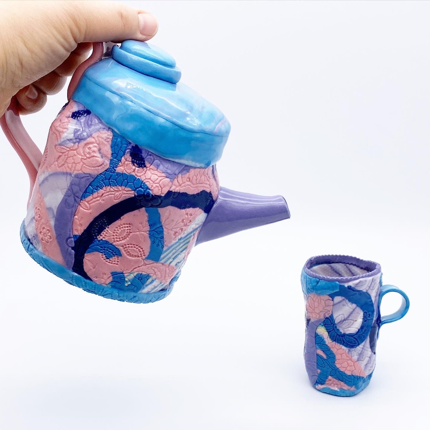 Dancing Ribbons Teapot & Cups